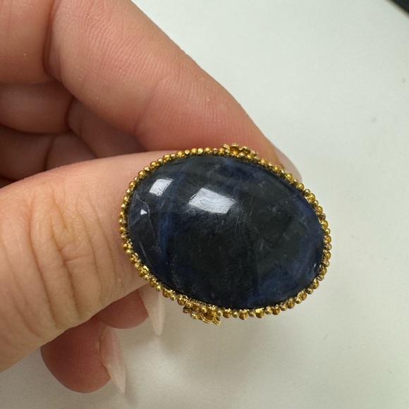 Ilias LaLaounis Sodalite Ring 18k Yellow Gold with an intricate filagree design - Picture 7 of 16